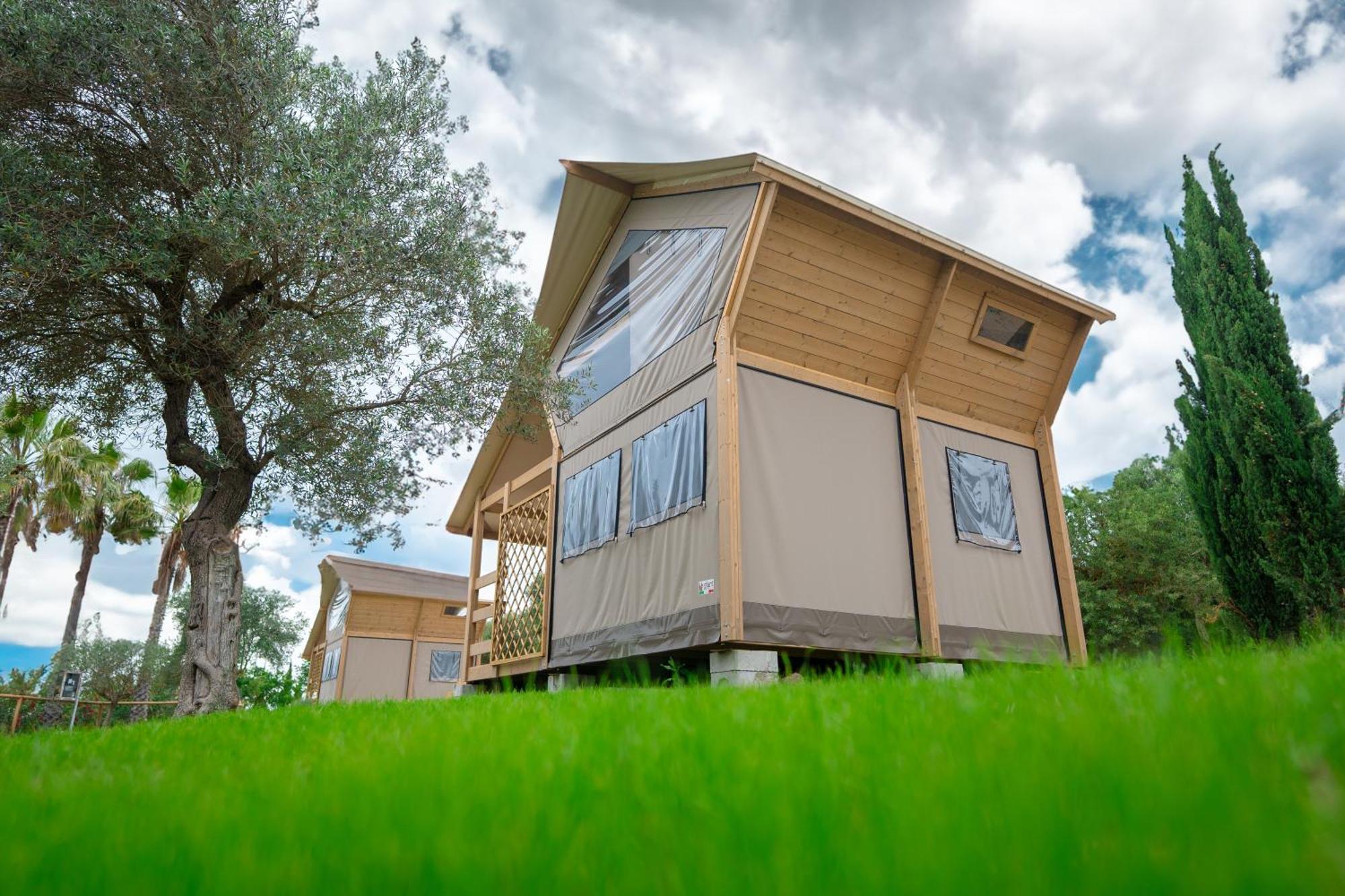 Agriglamping Butterfly House Sardegna Hotel Olmedo Bagian luar foto