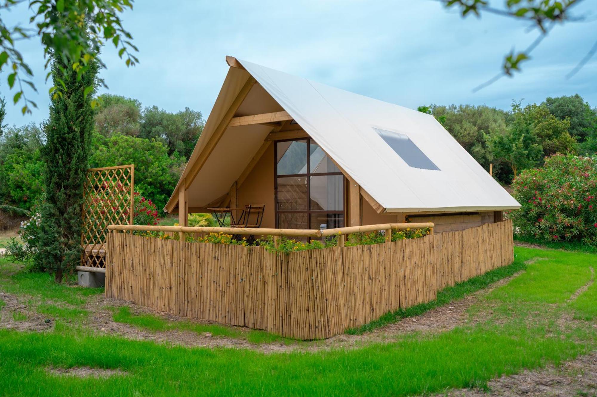 Agriglamping Butterfly House Sardegna Hotel Olmedo Bagian luar foto